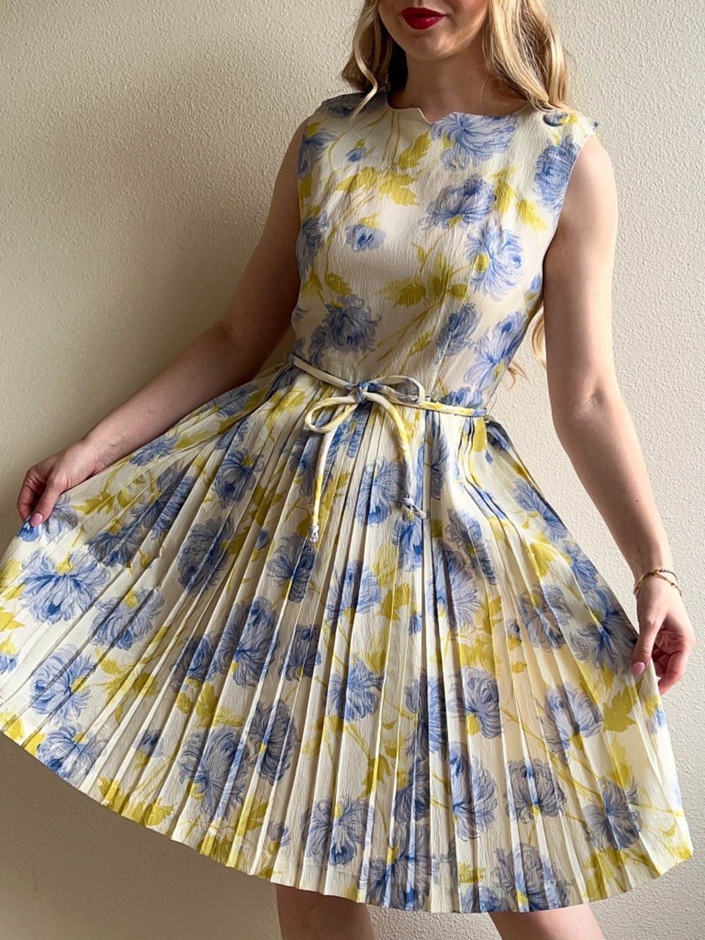 Vintage 1950s White Pleated Dress With Soft Blue Florals (M)